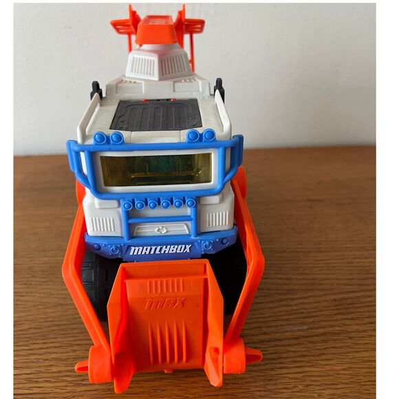 Matchbox Truck Hydro Car Wash MATTEL Color Changing Toy - Picture 5 of 8